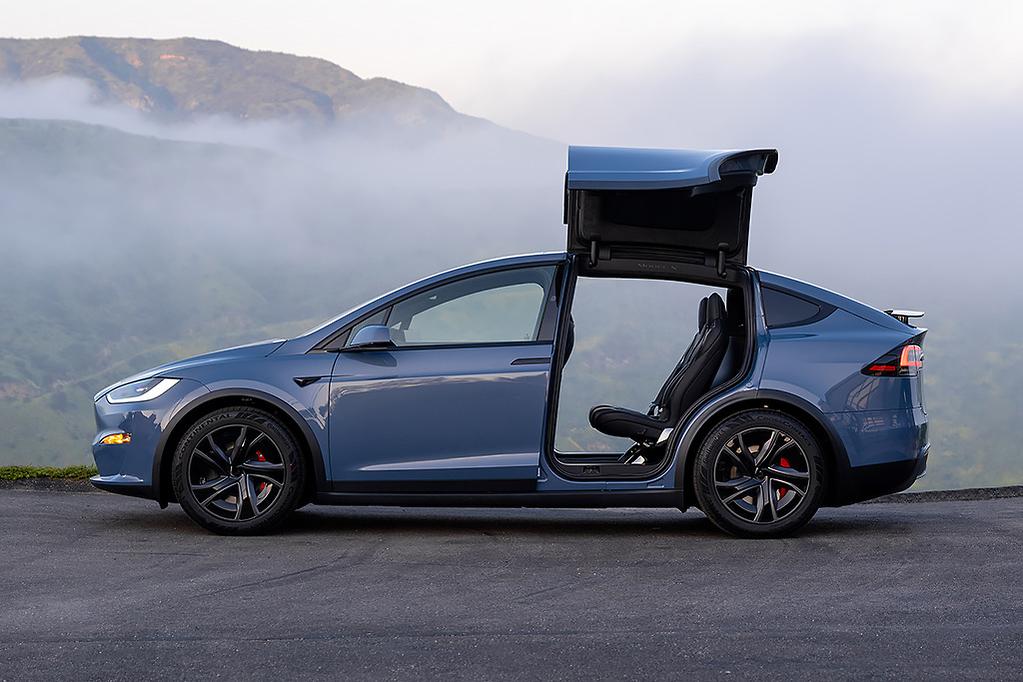 Tesla Model X Plaid